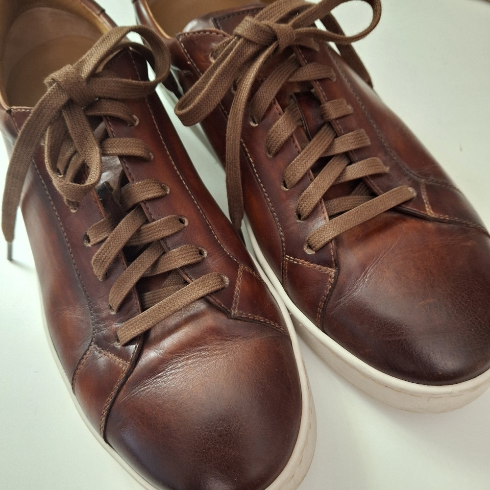 Magnanni Brown Leather Low-Top Sneakers with White Soles